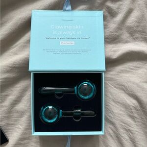 Fraîcheur Ice Globes in Blue